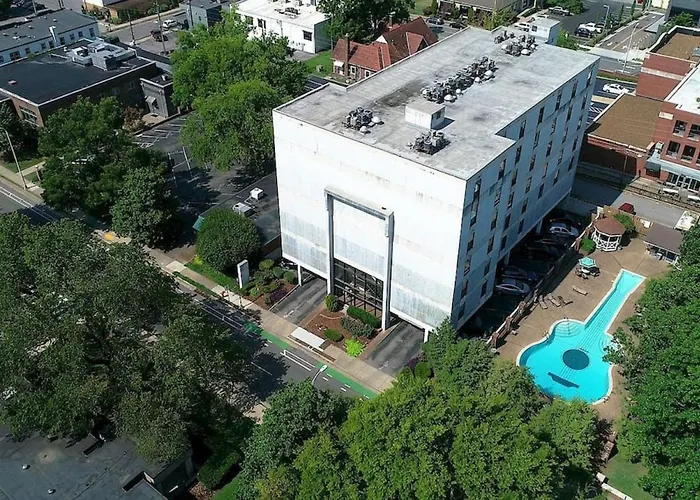 Elvis Hotel But Modernized 3 Beds Pool Parking