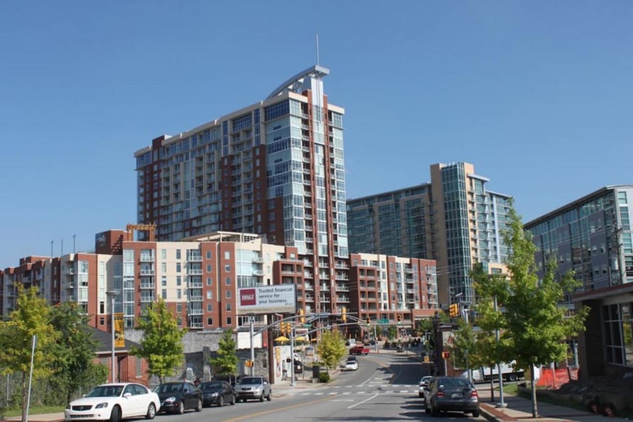 Hébergement de vacances Elvis But Modernized 3 Beds Pool Parking Nashville